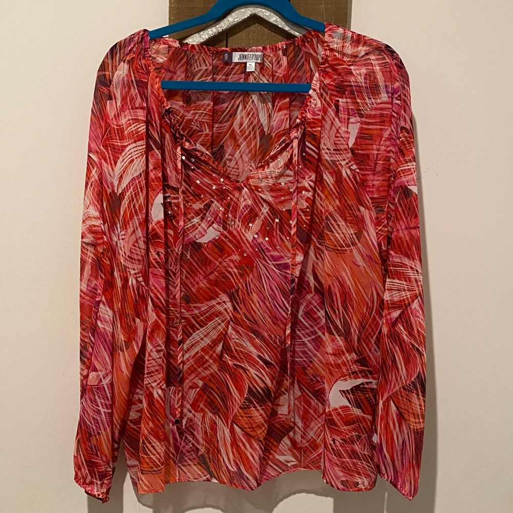 Jennifer Lopez Vibrant Pink and Orange Design